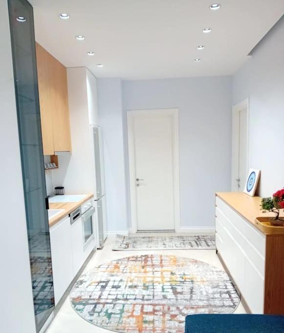 Tirana Road Blloku Area Apartment Ngoại thất bức ảnh